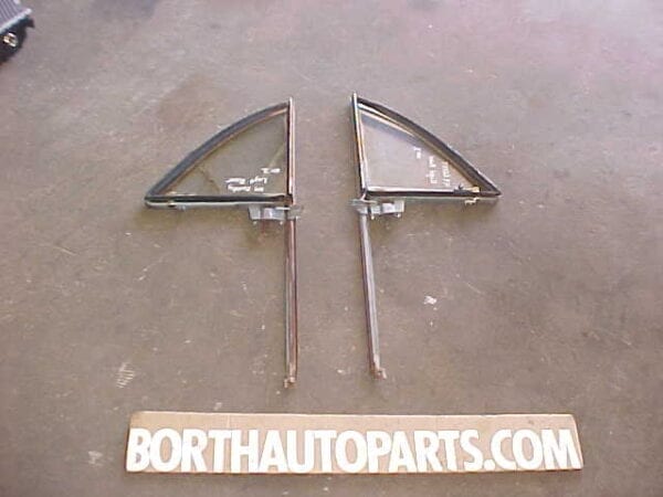 1948-49 Cadillac 1961-62 Oldsmobile 90,98 Vent Window Assembly Rear (PR) H725