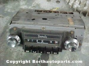 A 1964 Buick senomatic radio