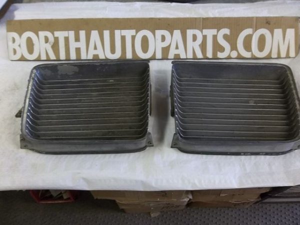 1969-70 Pontiac Grand Prix Grill Gm No.9799948-9