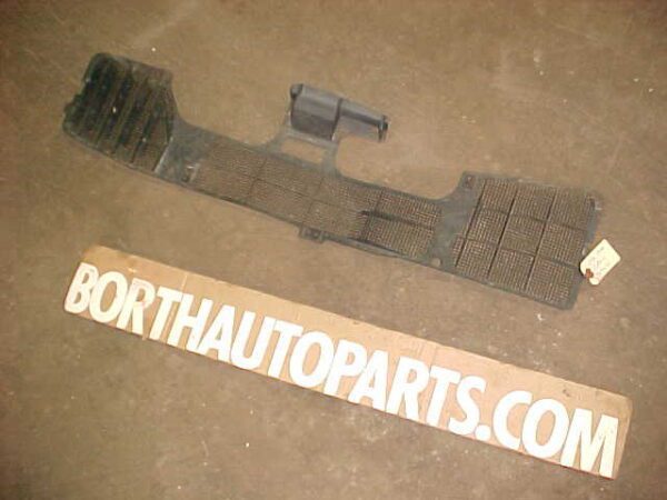 1976-77 Oldsmobile Cutlass Wiper Cowl Screen Gm No.9694191