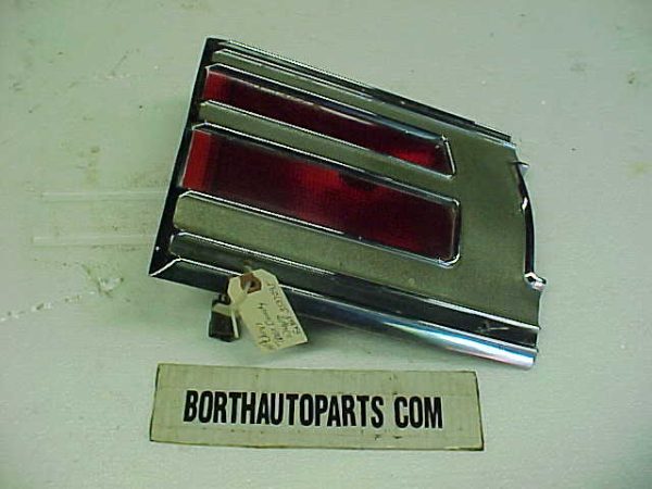 1973 Chrysler Town Country Wagon Tail Light No.3587098