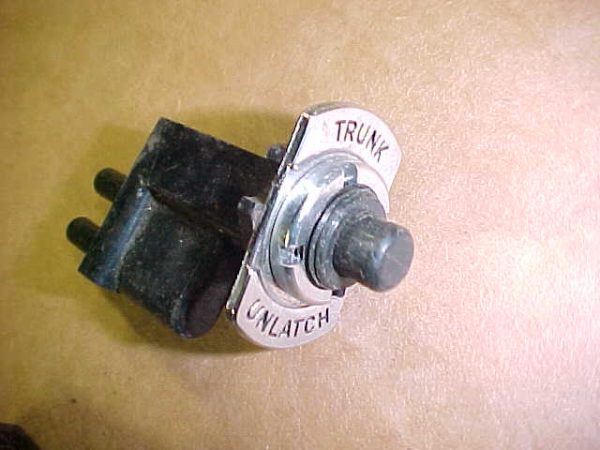 1964-69 Oldsmobile Power Trunk Release Switch Gm No.389850 - Image 2