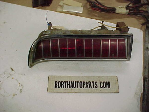 1967 Oldsmobile Delta 88 Tail Light Gm No.5958590.5989366